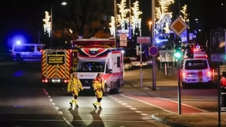 Машина протаранила толпу на рождественской ярмарке в Германии: число жертв растет