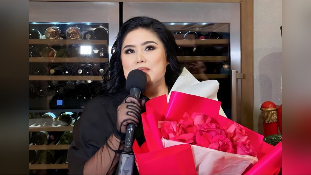 Моншадағы кеуделі әйелмен секс видео Сүйікті адамның ұрығы