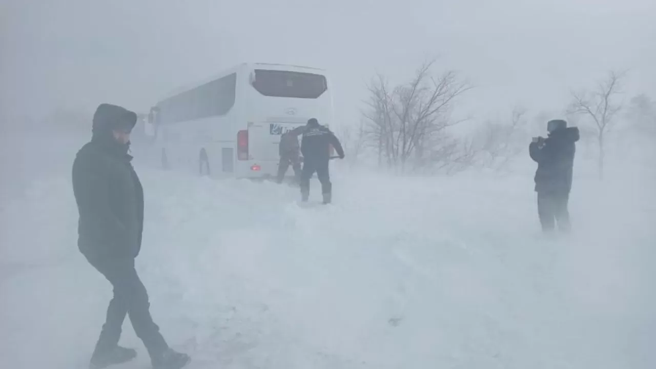 В 11 областях Казахстана действуют ограничения движения транспорта 