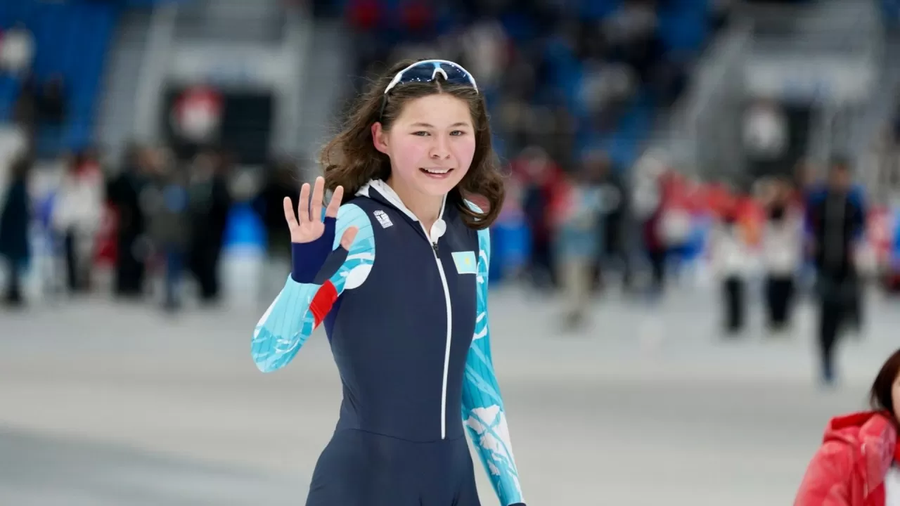 Казахстанские конькобежки завоевали две медали на юниорском чемпионате мира 