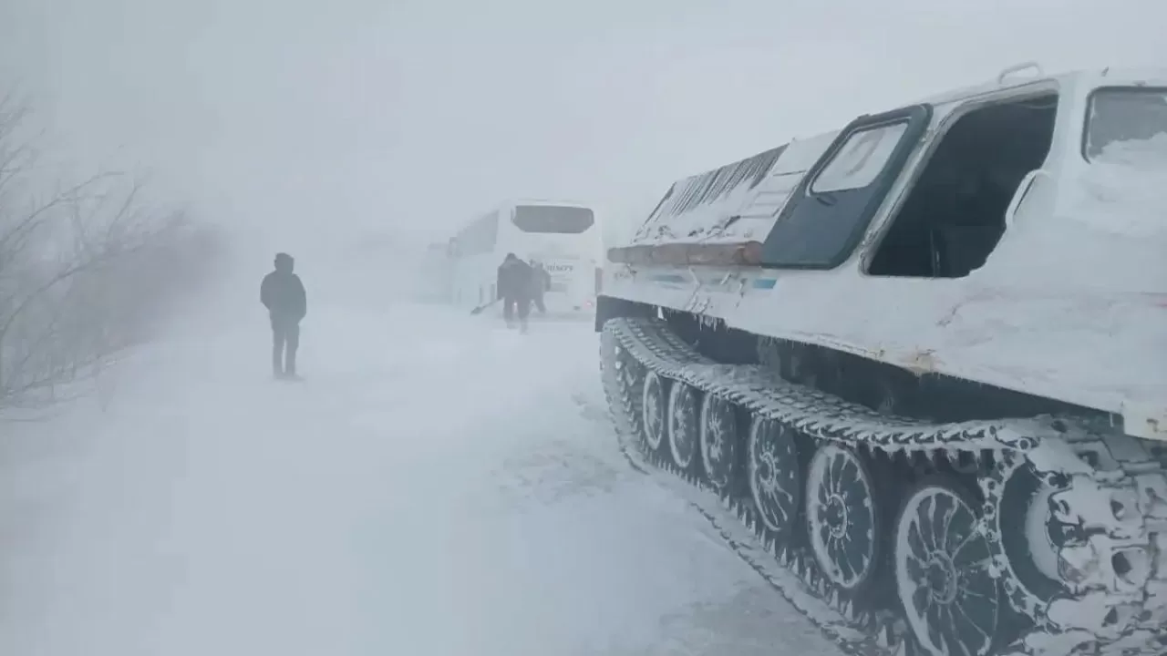 Батыс Қазақстанда қолайсыз ауа райына байланысты 11 жол бөлігі жабық