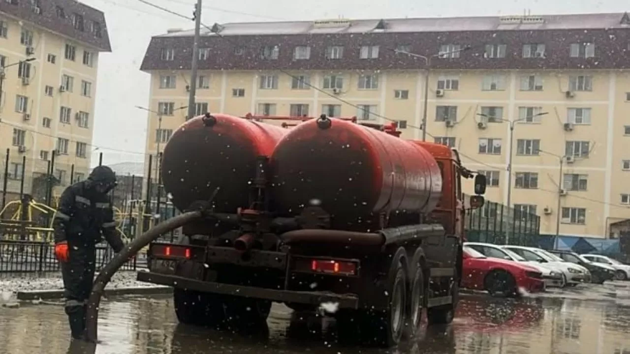 В Атырау за два дня выпала месячная норма осадков