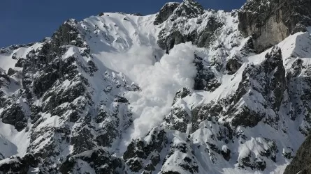 В горах Алматы сошли лавины объемов 4,1 тысячи кубометров