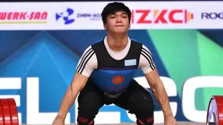 Казахстанец Акмолда Сайрамкез завоевал серебро чемпионата Азии по тяжелой атлетике  