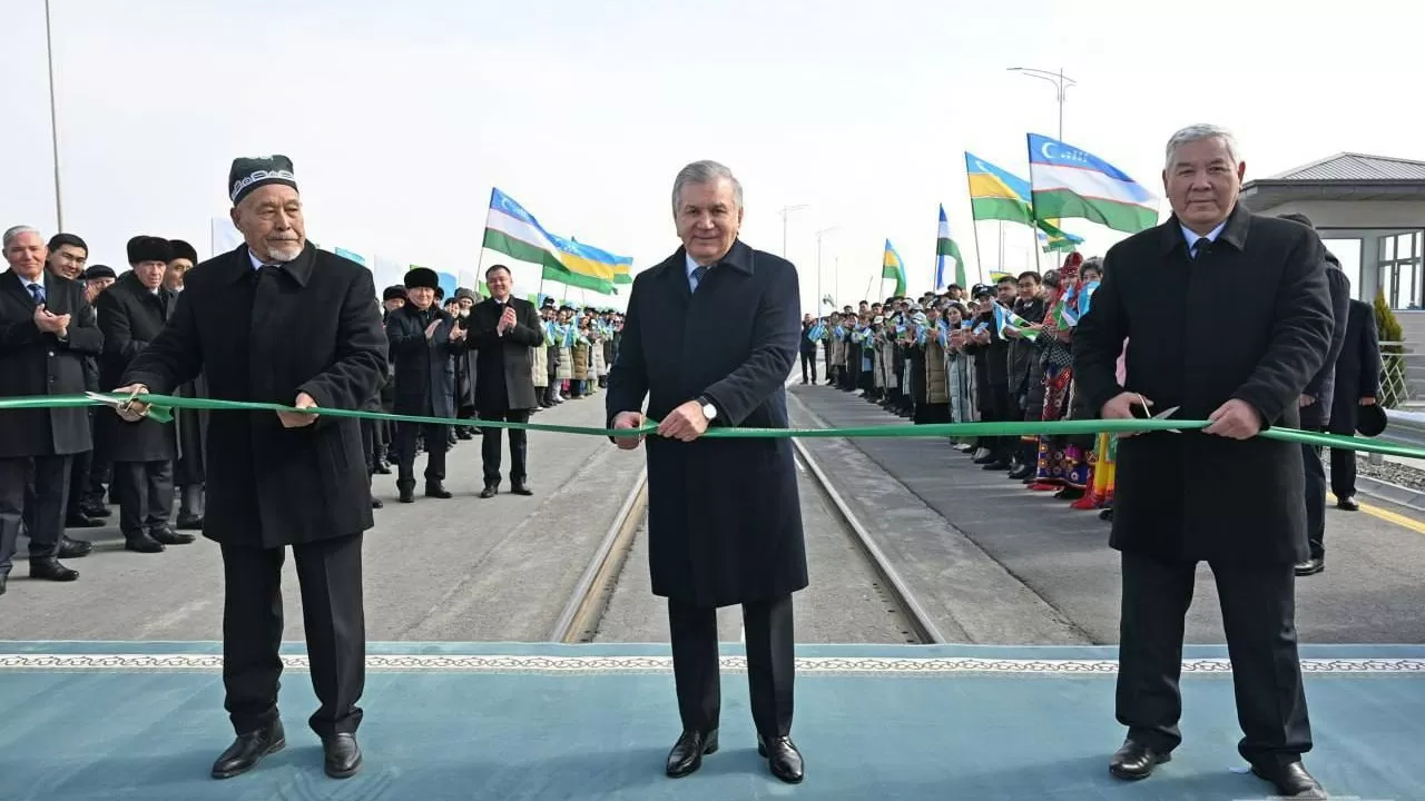 В Узбекистане построили мост, открывающий новые ж/д направления в Казахстан