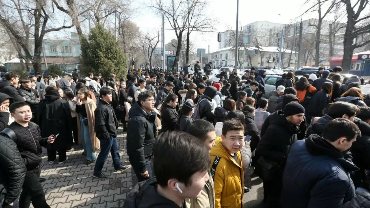 В Алматы после землетрясения в пункты приема обратились более 1,1 тысячи человек
