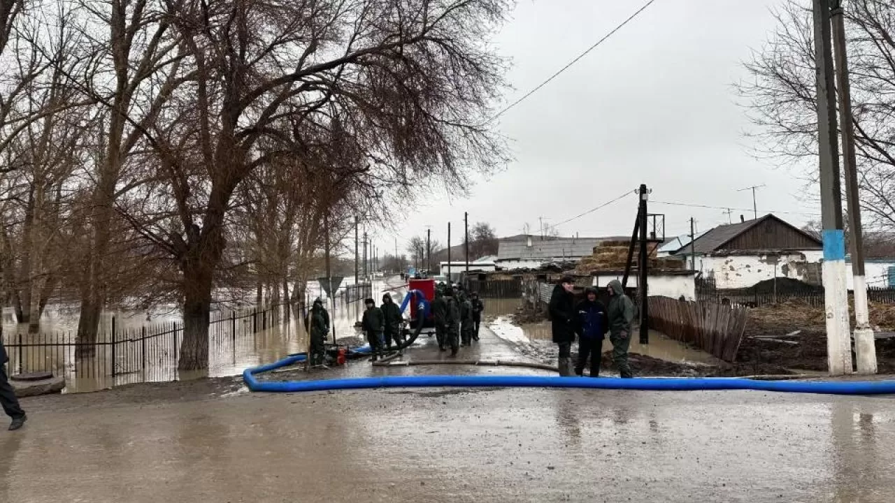 Режимы ЧС из-за паводка введены в трех областях Казахстана 