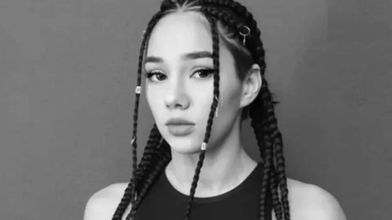 Менің әпкеммен ең жақсы онлайн порно Үндістандағы жас әйелдің ар-намысына тиетін видео