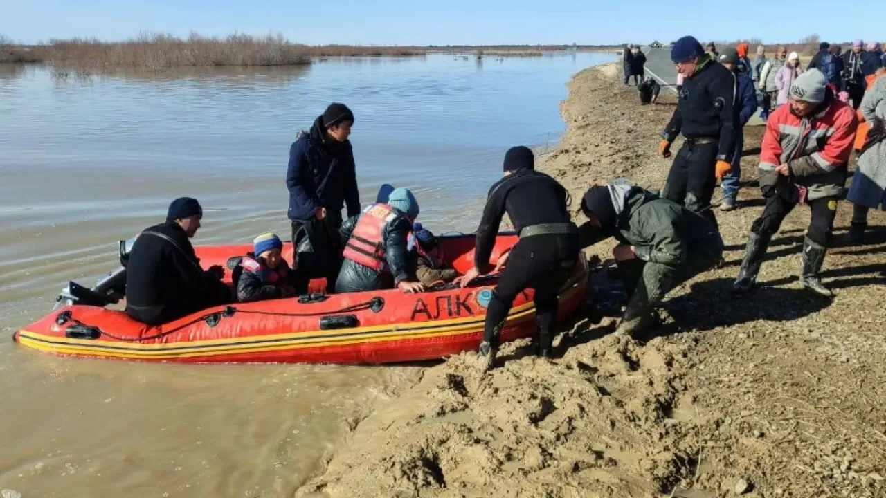 Министрлік су тасқыны аймақтарына 1000-нан астам маман мен 280 техника жұмылдырды