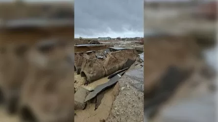 В Туркестанской области размыло один мост, а другой затопило