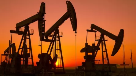 Аналитики повысили прогноз стоимости нефти Brent 