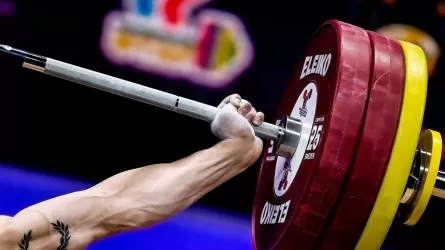 Казахстанские тяжелоатлеты поборются за олимпийские лицензии 