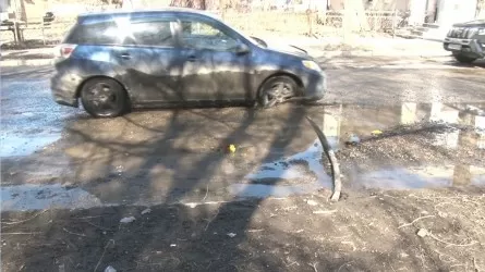 Владельцы авто жалуются на плохое состояние дорог в Усть-Каменогорске
