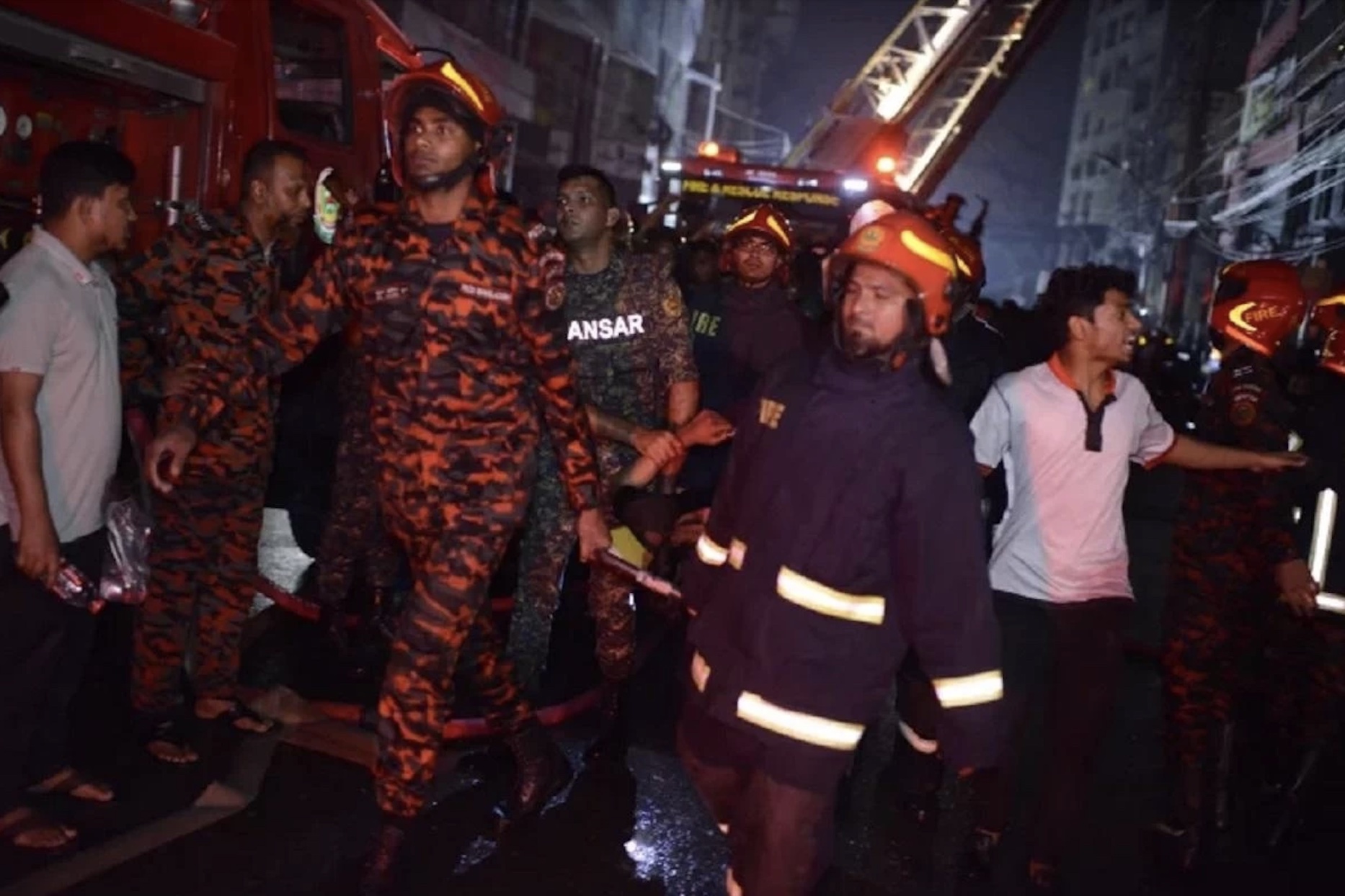44 адам қаза тапты: Бангладеште мейрамхана өртенді 