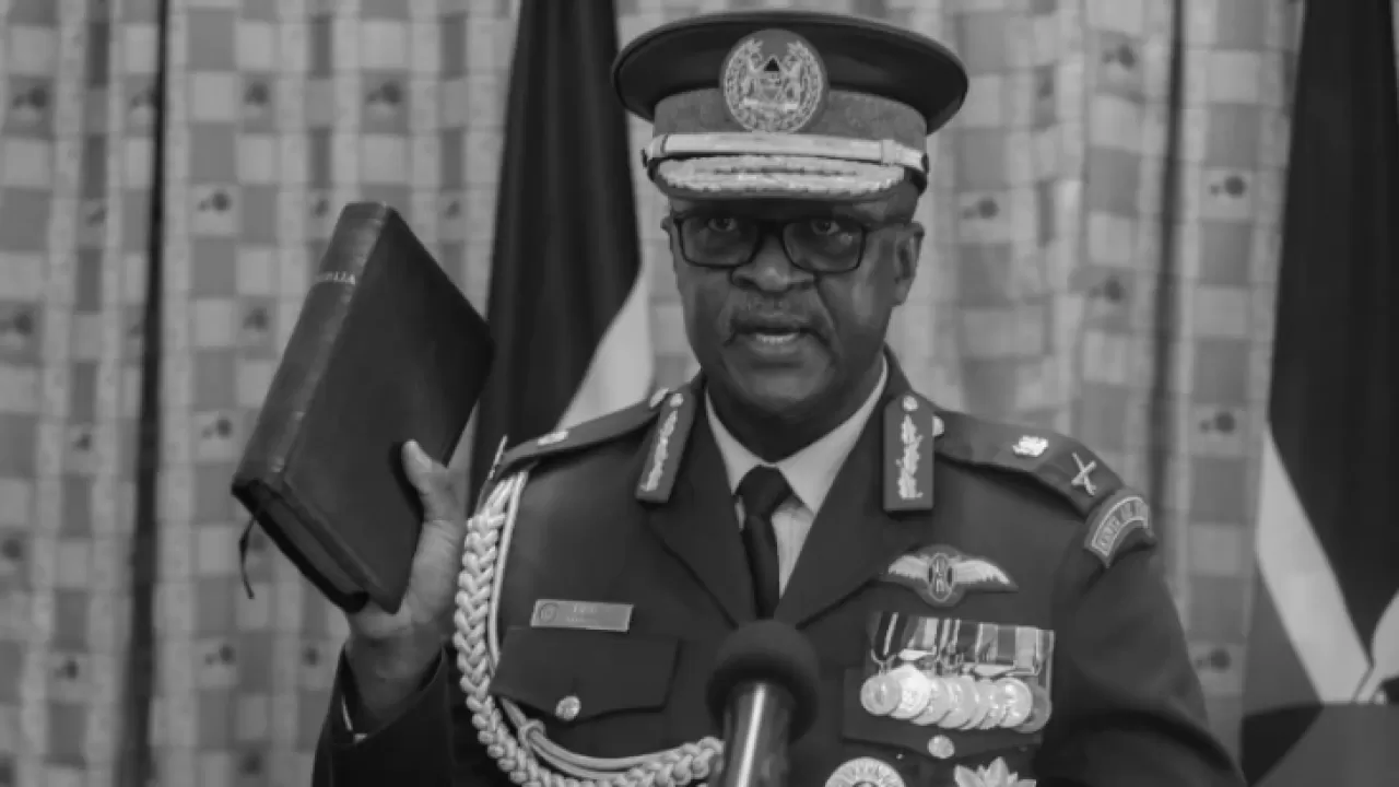 Глава сил обороны Кении разбился при крушении вертолета