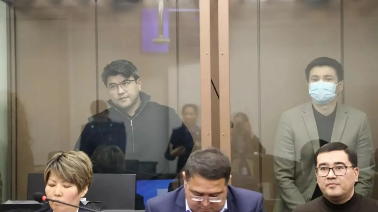 "Былай деп жауап бер": Байжанов Бишімбаевтың оған қысым көрсетіп жатқанын айтты