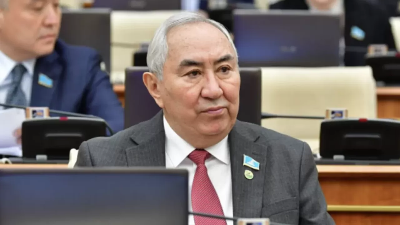 "Өтірік есептің бізге керегі жоқ": Жигули Дайрабаев Өнеркәсіп және құрылыс министрін сынға алды 