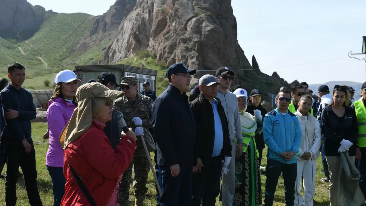 Алматы облысының әкімі Марат Сұлтанғазиев "Киелі мекен" акциясын бастады