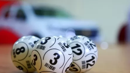 Двое казахстанцев решили обогатиться за счет незаконной лотереи