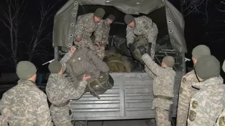 Қарағандылық әскери қызметшілер Солтүстік Қазақстан облысына көмекке аттанды 