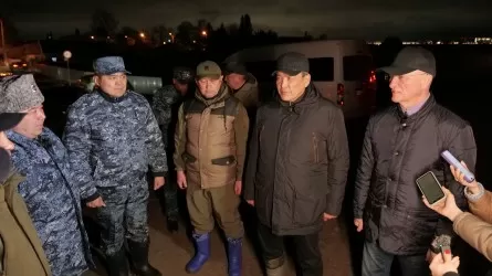 Жителей пригорода Петропавловска принудительно эвакуируют из зоны паводка