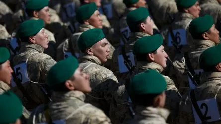 В Казахстане военные билеты переведены в цифровой формат