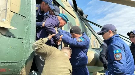 Количество спасенных людей во время паводка увеличивается в Казахстане 