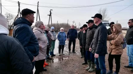 Роман Скляр встретился с пострадавшими от паводка в СКО 