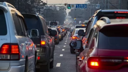 Как в Алматы наказывают владельцев авто, загрязняющих воздух 