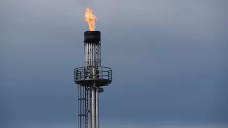 В минэнерго РК еще раз напомнили о запрете сжигания сырого газа в факелах 