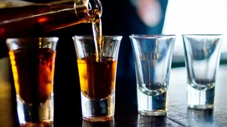 Более 160 тыс. литров контрафактного алкоголя изъяли в Павлодарской области