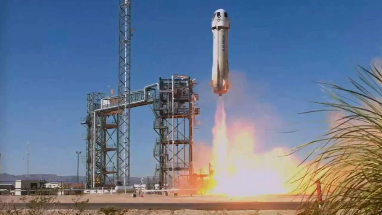 Корабль Blue Origin с космическими туристами на борту совершил суборбитальный полет