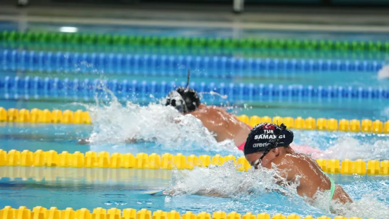 Казахстанские пловцы завоевали еще шесть медалей на турнире в Турции