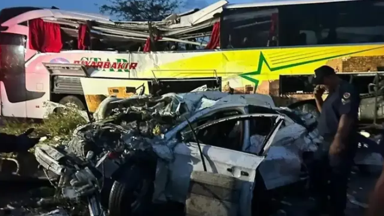 Түркияда автобустың қатысуымен жол апаты орын алып, 11 адам қаза тапты 
