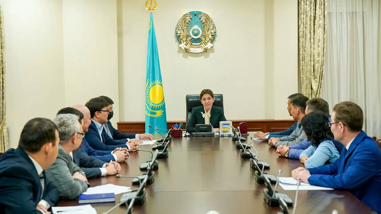 Как кандасов привлекают в Казахстан?