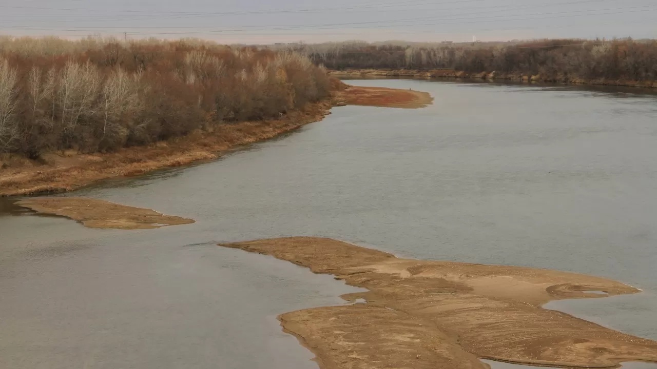 Уровень воды в реке Жайык снижается в Атырауской области