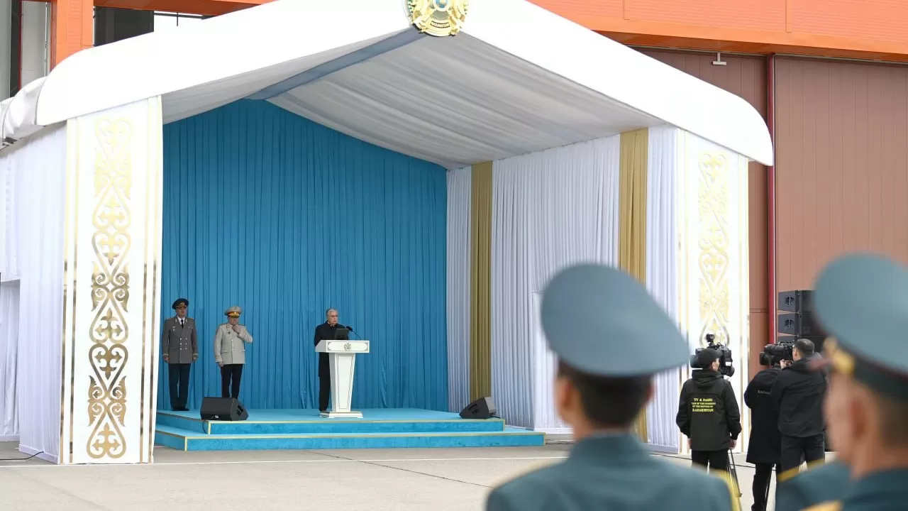 Президент:  Әскер сапында өз ісінің нағыз кәсіби мамандары қызмет етеді