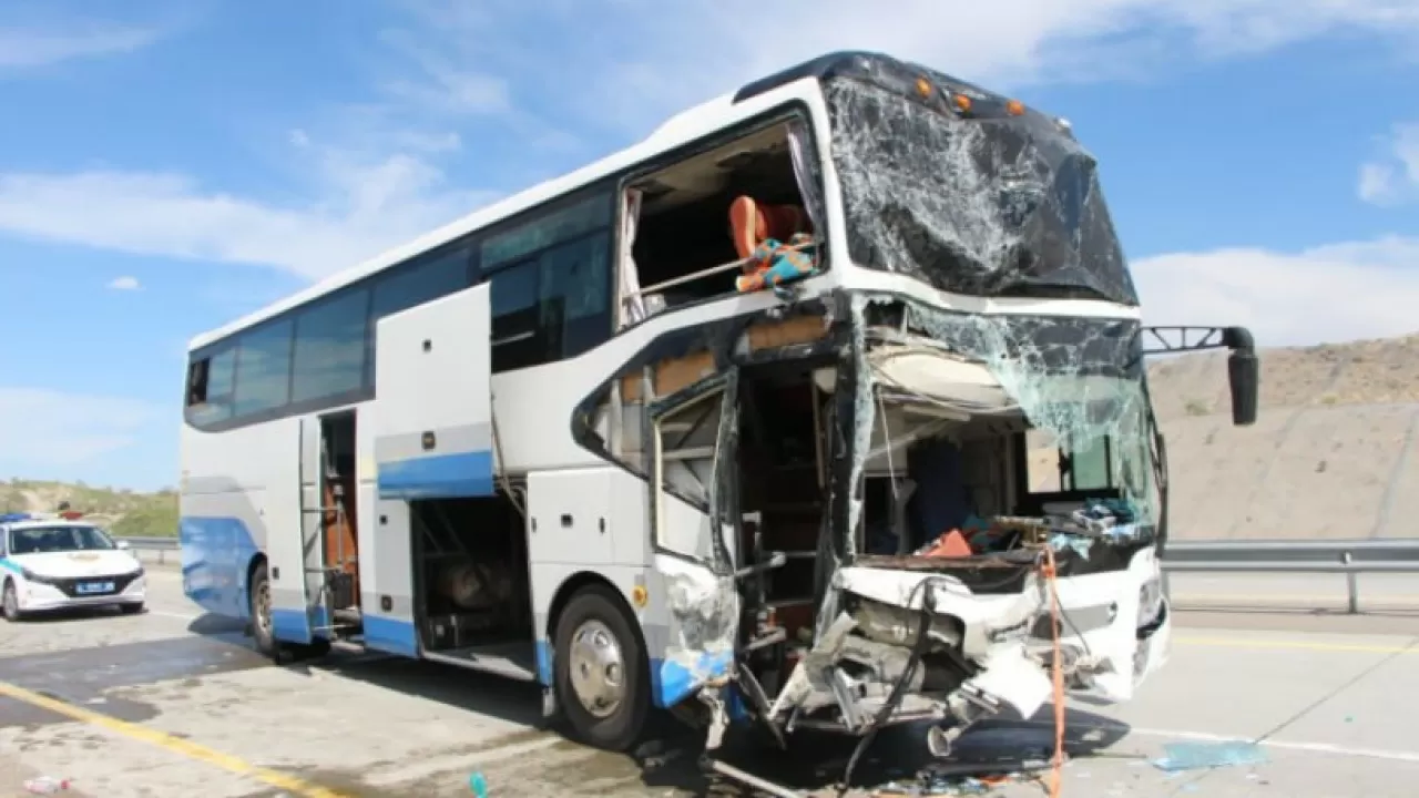 Автобус попал в ДТП на трассе Алматы – Хоргос: есть жертвы