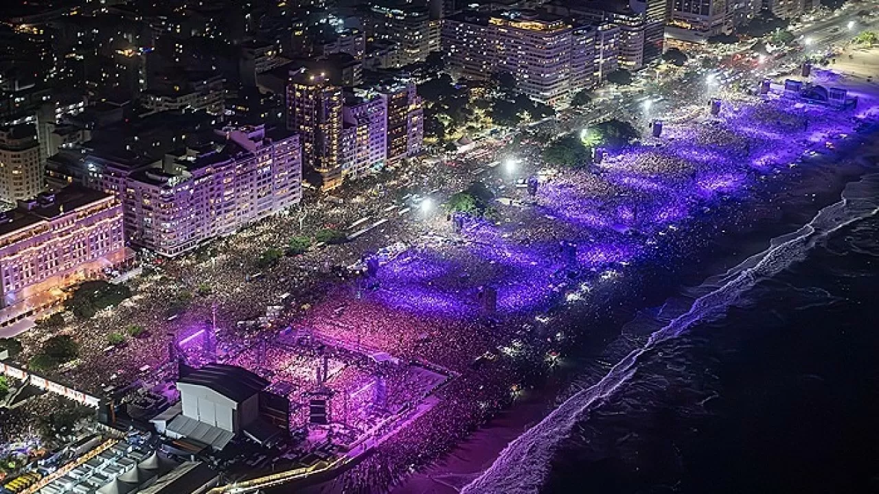 Бразилияда 65 жастағы Мадоннаның тегін концертіне 1,6 миллион адам жиналды