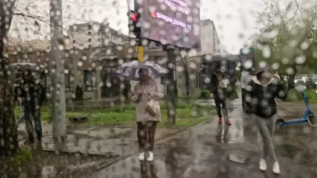Алматинцев предупредили о проливных дождях
