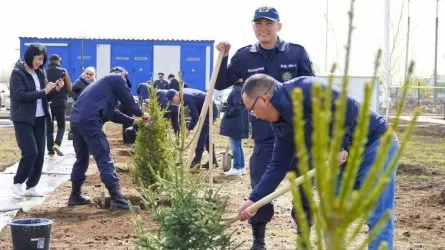 Сотрудники МЧС приняли участие в акции «Таза Қазақстан»