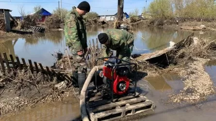Паводки в Казахстане: продолжается откачка талых вод