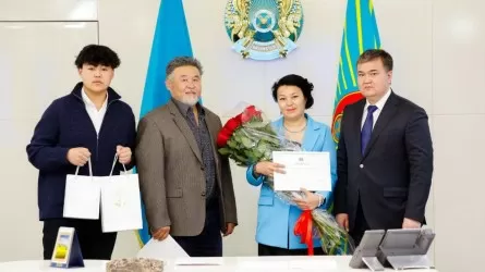 Астанада 4-қабаттан құлай жаздаған бүлдіршінді құтқарған оқушыға 1 млн теңге берілді
