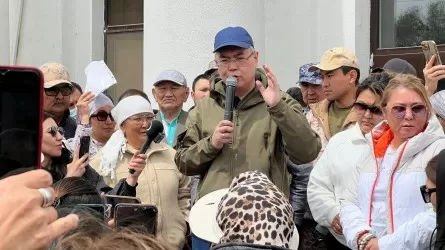 Атырау облысының әкімі Серік Шәпкенов Құлсары тұрғындарымен кездесті 