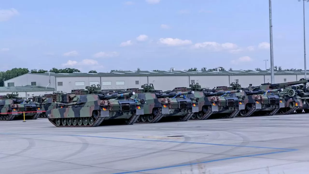 США перебрасывают военную технику на базу НАТО в Польше