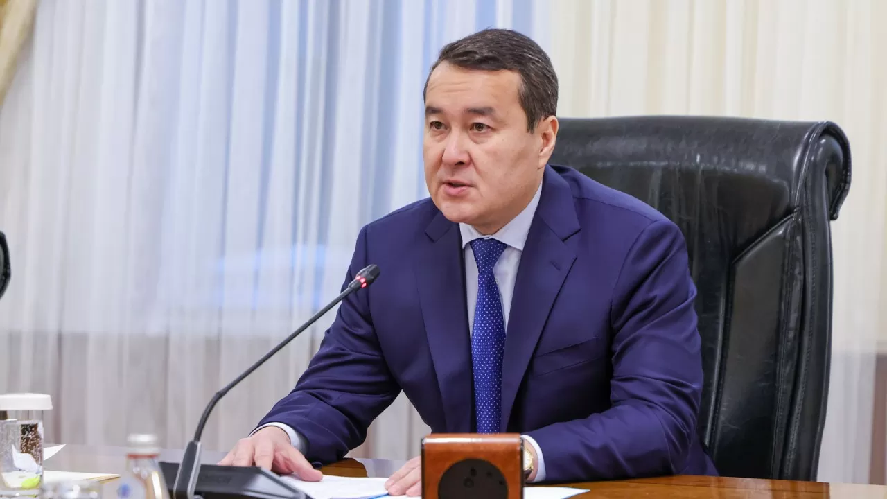 Экс-премьер Смаилов ответил на критику работы своего кабмина