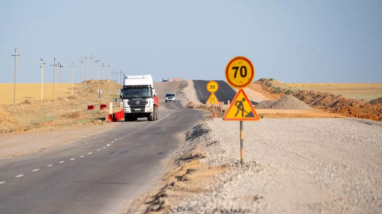 Самые плохие дороги Казахстана назвали в минтранспорта