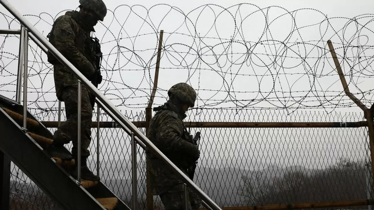 Военные Южной Кореи открыли предупредительный огонь на границе с КНДР