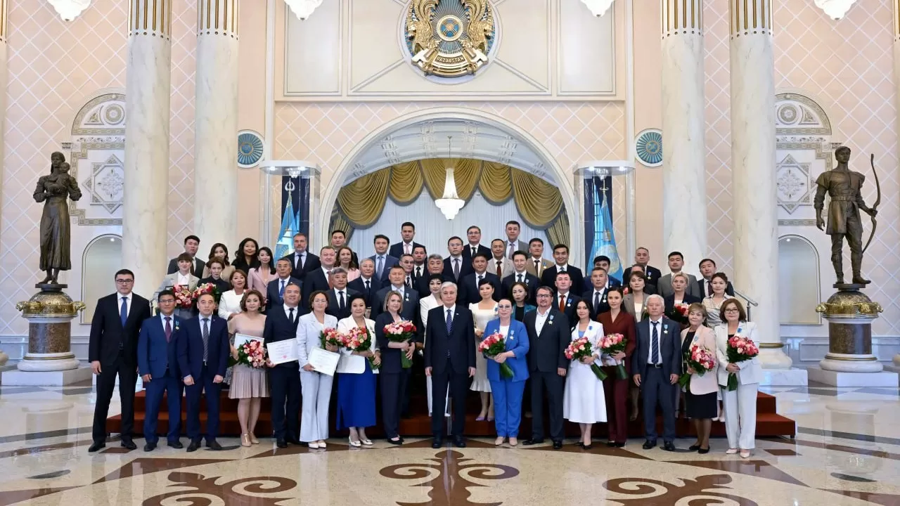 Кого из журналистов Казахстана наградил Токаев?