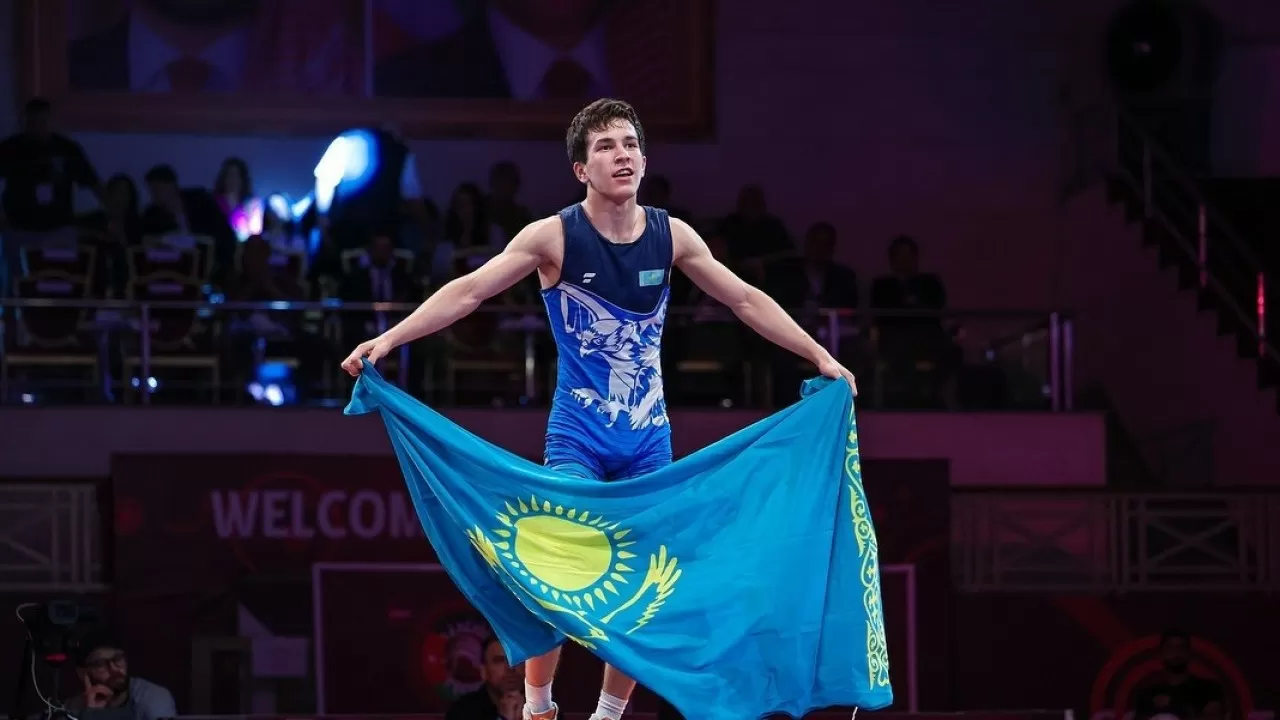 Чемпионат Азии по греко-римской борьбе U17: у казахстанцев золото и не только 